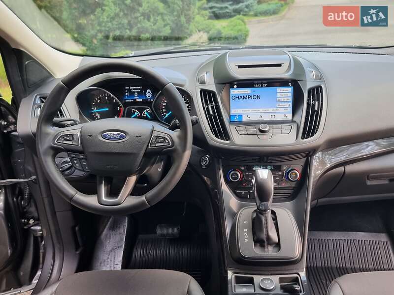 Позашляховик / Кросовер Ford Kuga 2019 в Києві