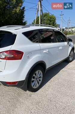 Внедорожник / Кроссовер Ford Kuga 2009 в 