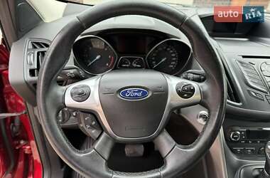 Внедорожник / Кроссовер Ford Kuga 2015 в 