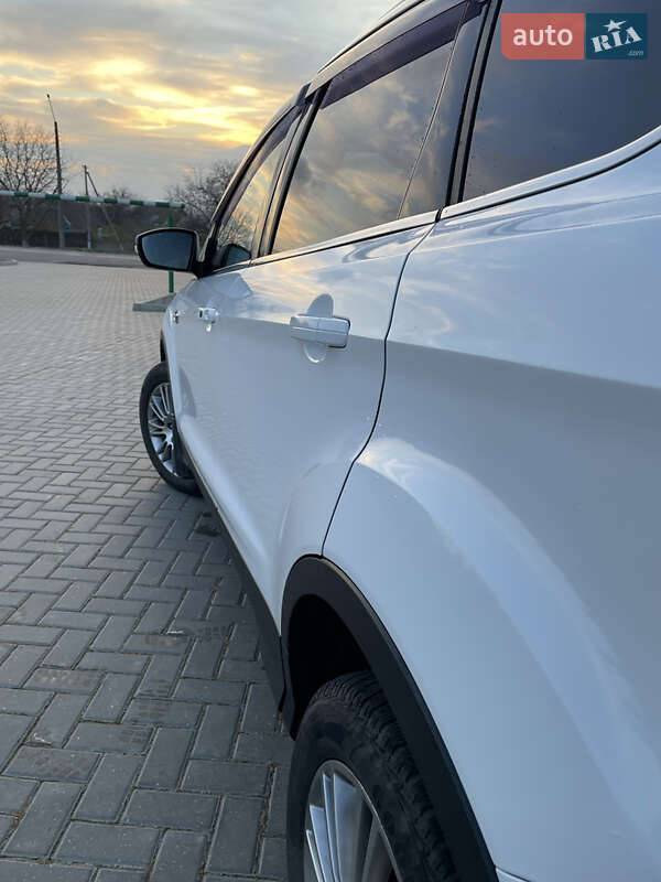 Внедорожник / Кроссовер Ford Kuga 2013 в Новой Одессе