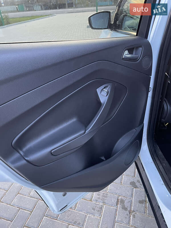 Внедорожник / Кроссовер Ford Kuga 2013 в Новой Одессе