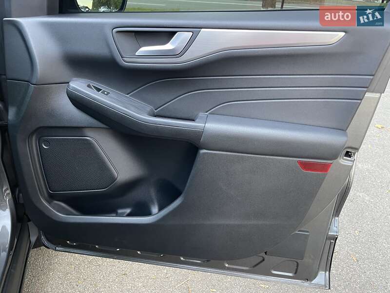 Позашляховик / Кросовер Ford Kuga 2021 в Києві