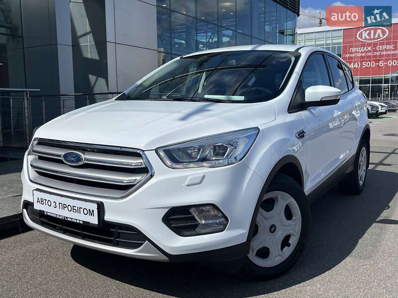 Позашляховик / Кросовер Ford Kuga 2018 в Києві