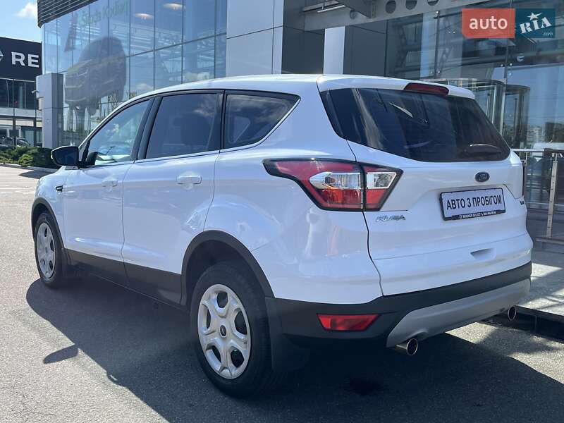 Позашляховик / Кросовер Ford Kuga 2018 в Києві