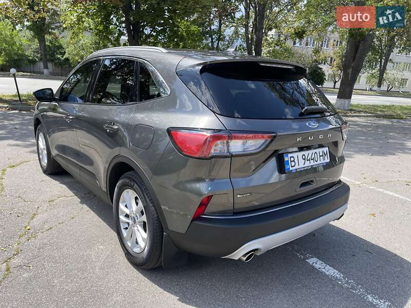 Позашляховик / Кросовер Ford Kuga 2021 в Києві