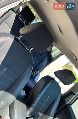 Внедорожник / Кроссовер Ford Kuga 2012 в 