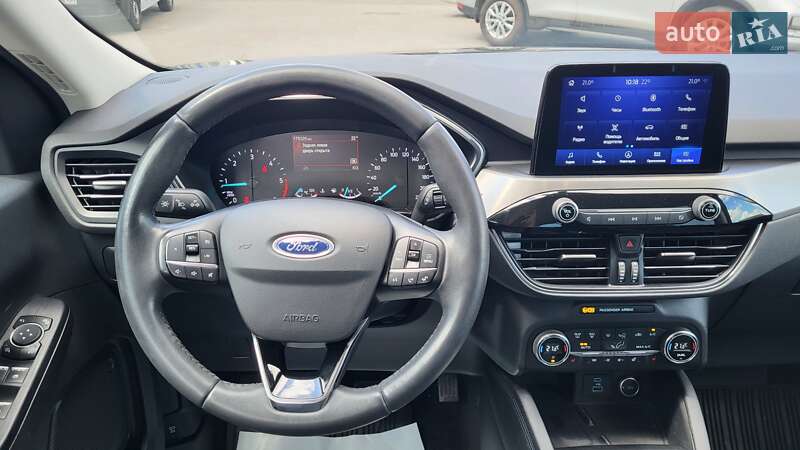 Внедорожник / Кроссовер Ford Kuga 2020 в Киеве