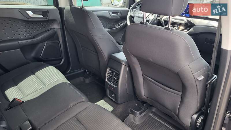 Внедорожник / Кроссовер Ford Kuga 2020 в Киеве