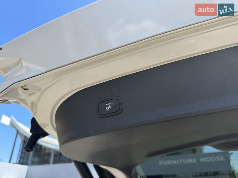 Внедорожник / Кроссовер Ford Kuga 2019 в Киеве