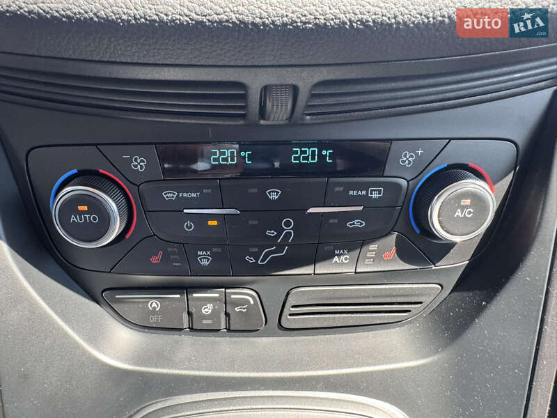 Внедорожник / Кроссовер Ford Kuga 2019 в Киеве