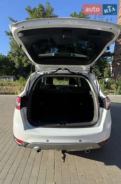 Внедорожник / Кроссовер Ford Kuga 2012 в 