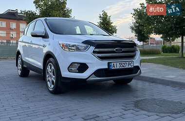 Внедорожник / Кроссовер Ford Kuga 2017 в Киеве