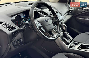 Внедорожник / Кроссовер Ford Kuga 2017 в 