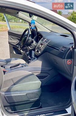 Внедорожник / Кроссовер Ford Kuga 2012 в 