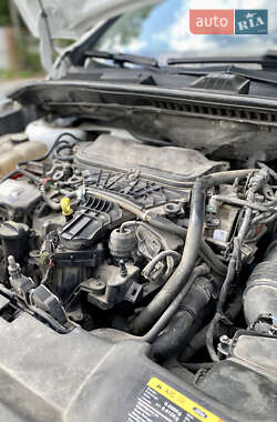 Внедорожник / Кроссовер Ford Kuga 2012 в 