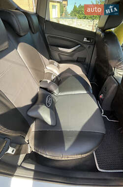 Внедорожник / Кроссовер Ford Kuga 2010 в 