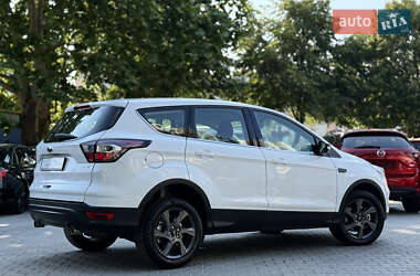 Внедорожник / Кроссовер Ford Kuga 2017 в 