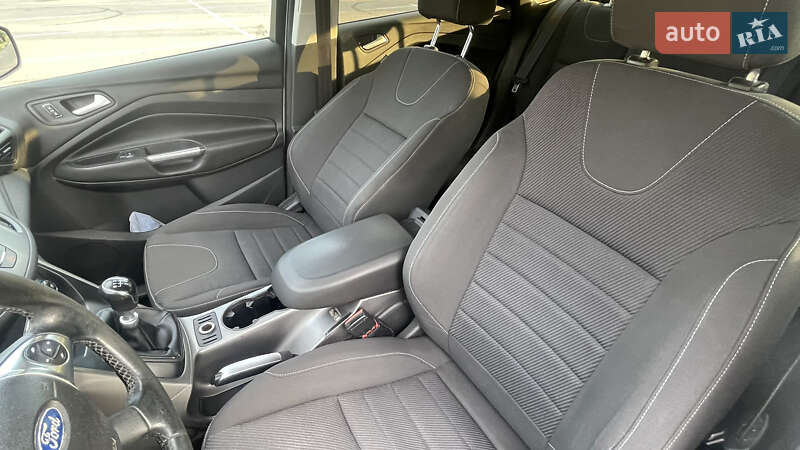 Позашляховик / Кросовер Ford Kuga 2013 в Бучі