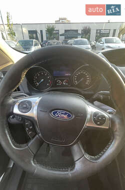 Внедорожник / Кроссовер Ford Kuga 2013 в 
