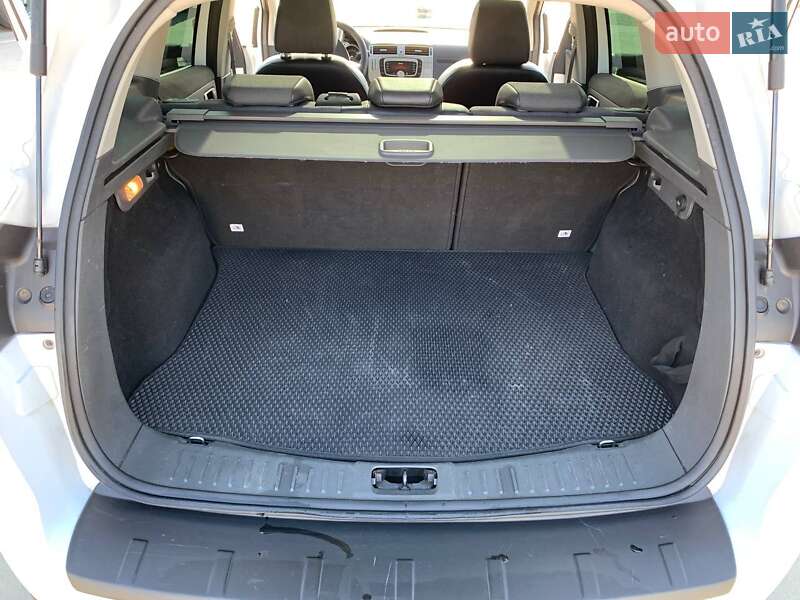 Внедорожник / Кроссовер Ford Kuga 2010 в Волочиске
