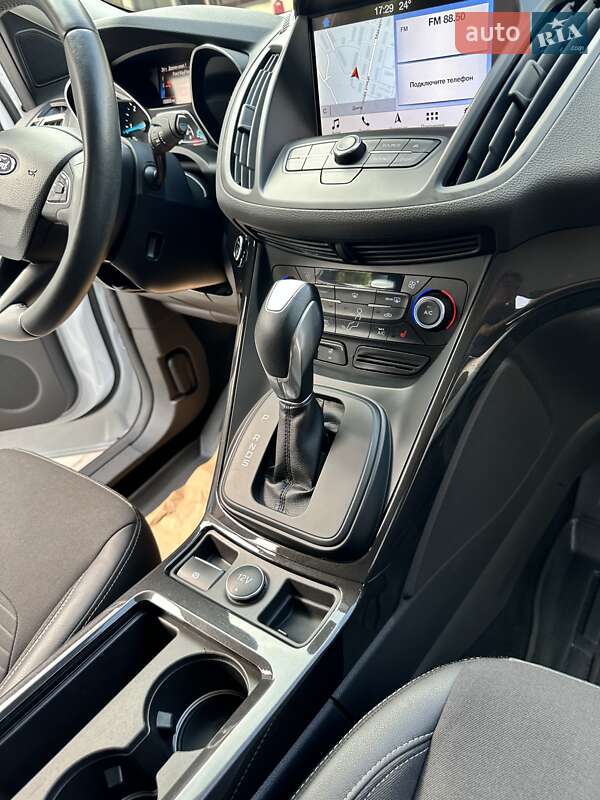 Внедорожник / Кроссовер Ford Kuga 2019 в Днепре