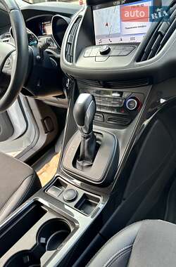 Внедорожник / Кроссовер Ford Kuga 2019 в 