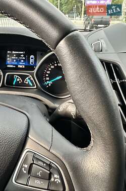 Внедорожник / Кроссовер Ford Kuga 2019 в 