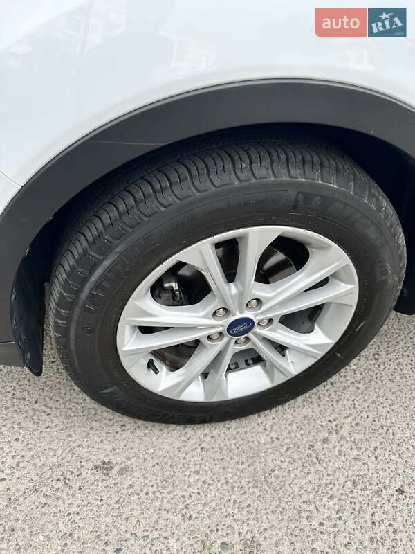 Внедорожник / Кроссовер Ford Kuga 2019 в Днепре