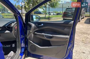 Внедорожник / Кроссовер Ford Kuga 2013 в 