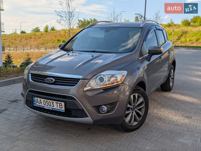 Внедорожник / Кроссовер Ford Kuga 2012 в 