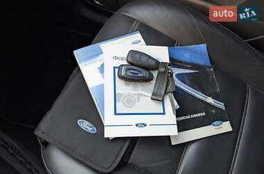 Внедорожник / Кроссовер Ford Kuga 2012 в 