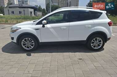Внедорожник / Кроссовер Ford Kuga 2012 в 