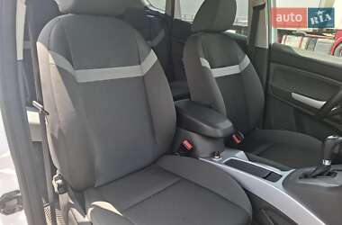 Внедорожник / Кроссовер Ford Kuga 2012 в 