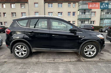 Внедорожник / Кроссовер Ford Kuga 2010 в 