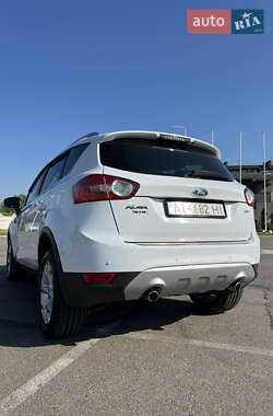 Внедорожник / Кроссовер Ford Kuga 2010 в 