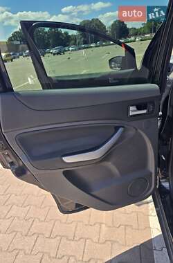 Внедорожник / Кроссовер Ford Kuga 2011 в 