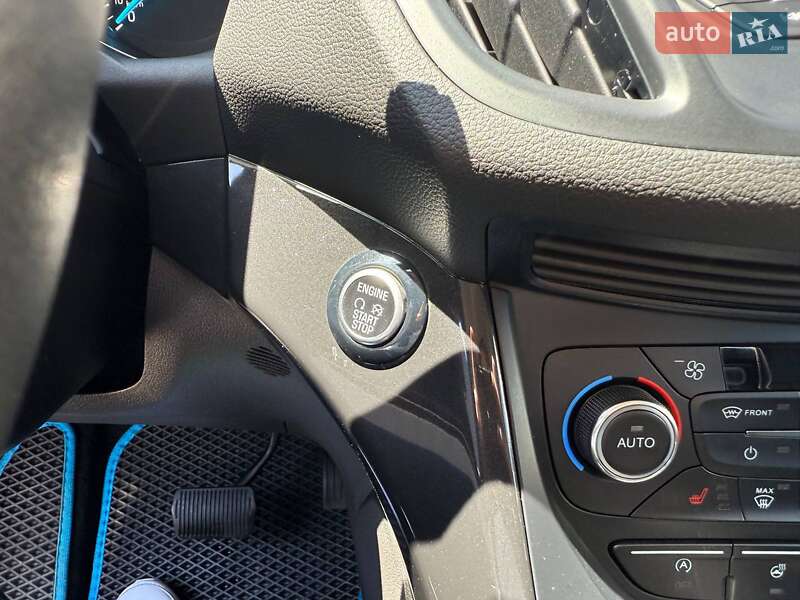 Внедорожник / Кроссовер Ford Kuga 2019 в Ивано-Франковске