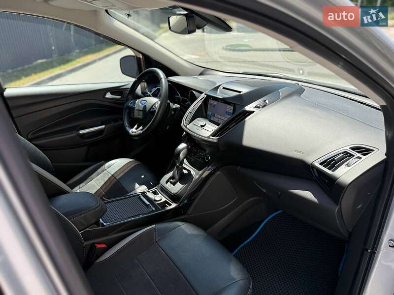 Внедорожник / Кроссовер Ford Kuga 2019 в Ивано-Франковске