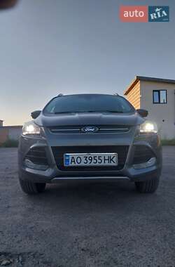 Внедорожник / Кроссовер Ford Kuga 2013 в 