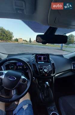 Внедорожник / Кроссовер Ford Kuga 2013 в 