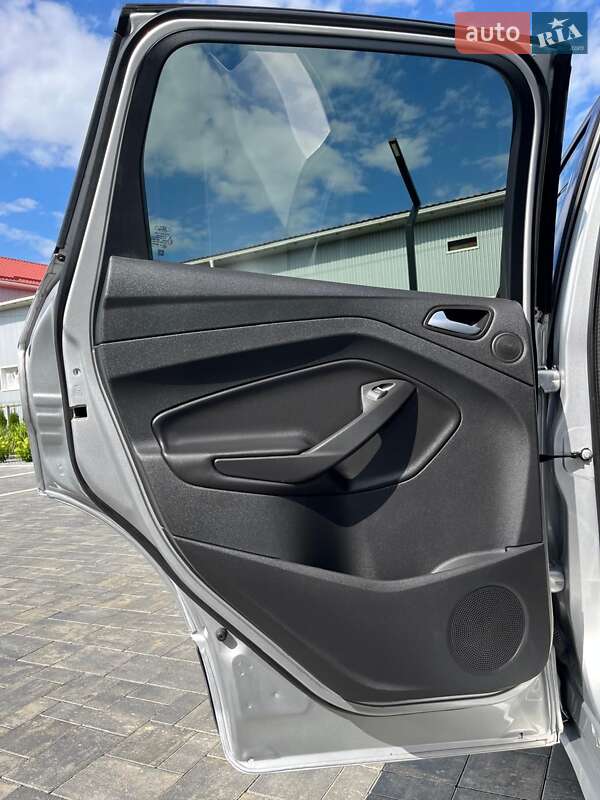 Внедорожник / Кроссовер Ford Kuga 2019 в Луцке
