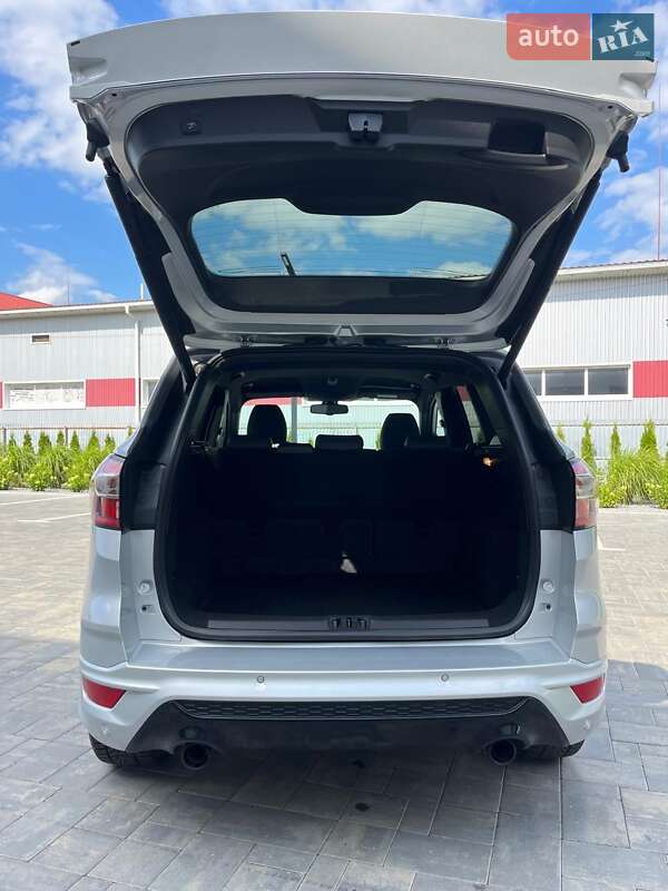 Внедорожник / Кроссовер Ford Kuga 2019 в Луцке