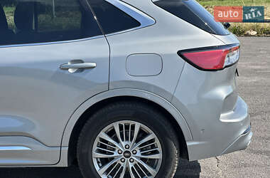 Внедорожник / Кроссовер Ford Kuga 2021 в 