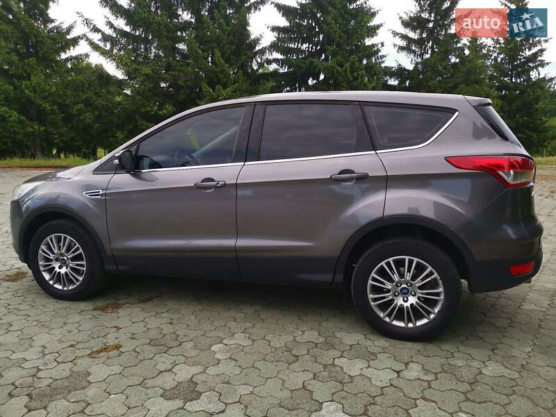 Внедорожник / Кроссовер Ford Kuga 2014 в Дубно
