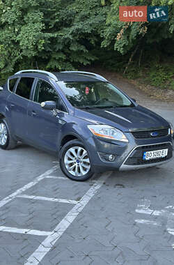 Позашляховик / Кросовер Ford Kuga 2011 в 