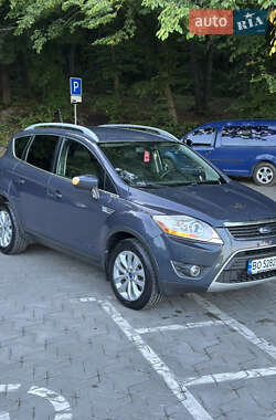 Позашляховик / Кросовер Ford Kuga 2011 в 