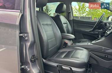 Внедорожник / Кроссовер Ford Kuga 2012 в 