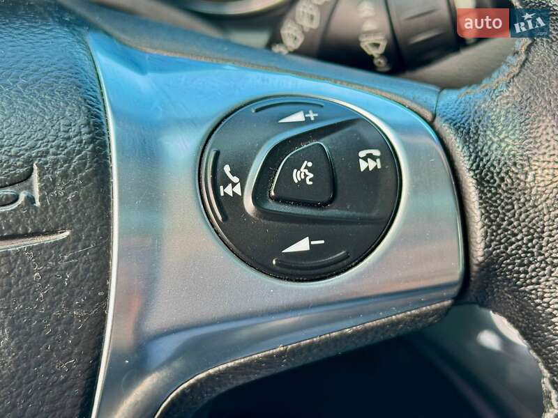 Позашляховик / Кросовер Ford Kuga 2013 в Львові