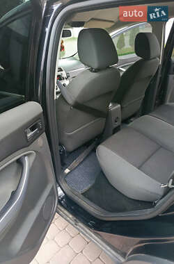 Внедорожник / Кроссовер Ford Kuga 2012 в 
