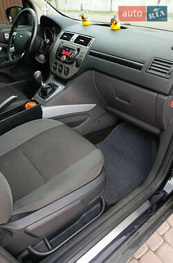 Внедорожник / Кроссовер Ford Kuga 2012 в 